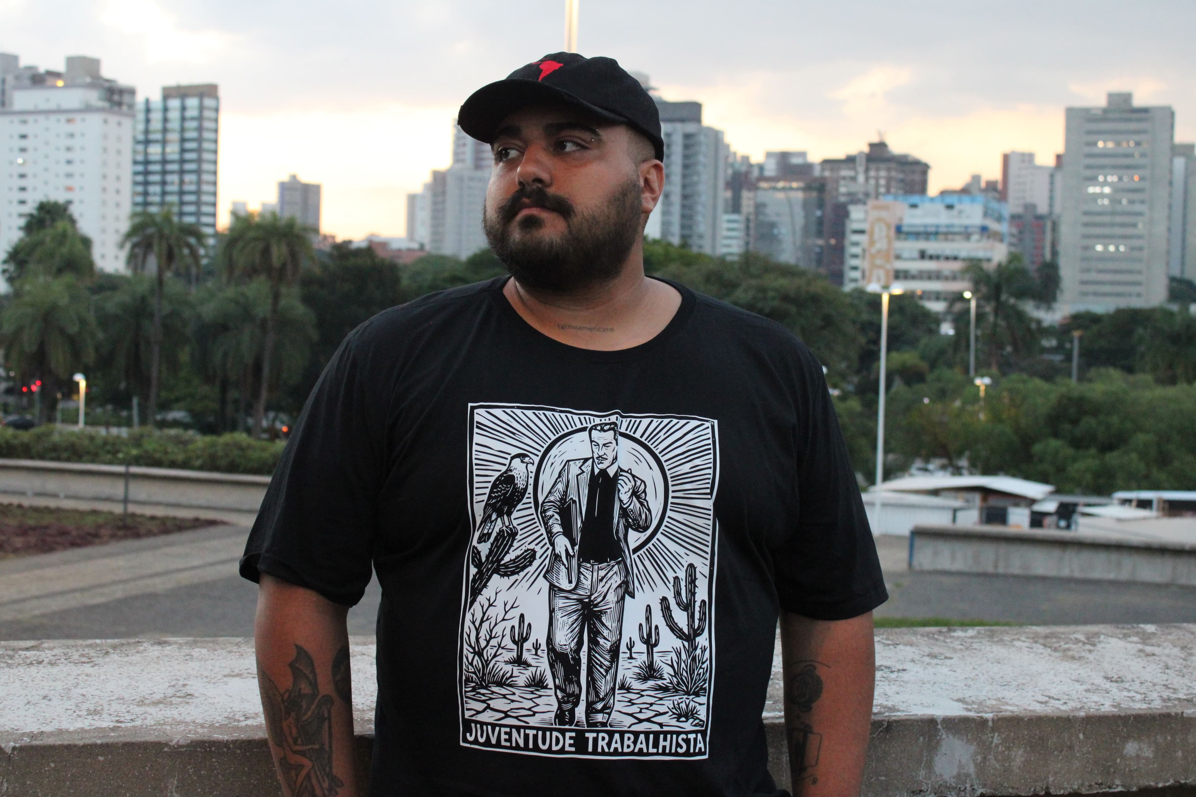 Camiseta O Legalista em Cordel 6